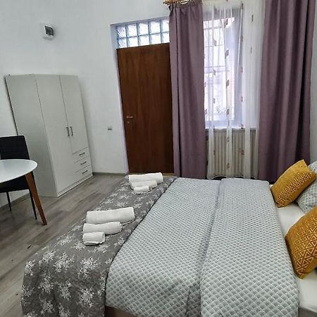 Citadel Rooms Cluj Napoca Bagian luar foto