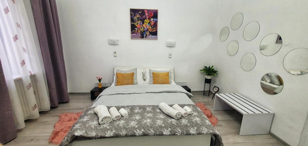 Citadel Rooms Cluj Napoca Bagian luar foto