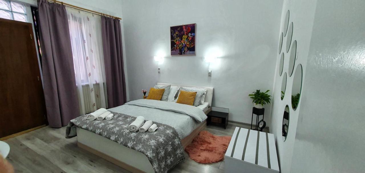 Citadel Rooms Cluj Napoca Bagian luar foto