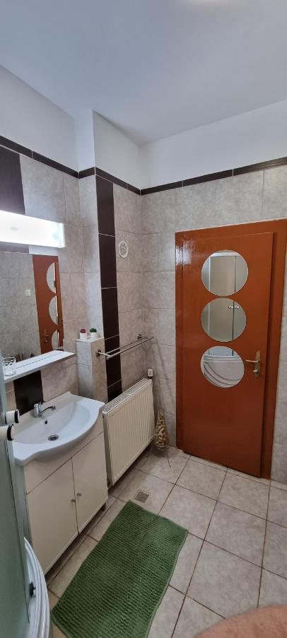 Citadel Rooms Cluj Napoca Bagian luar foto